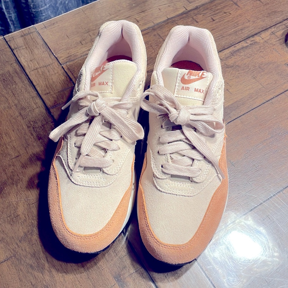 Nike Air Max Pink Suede Sneakers Size 6.5 ✨ Never worn!